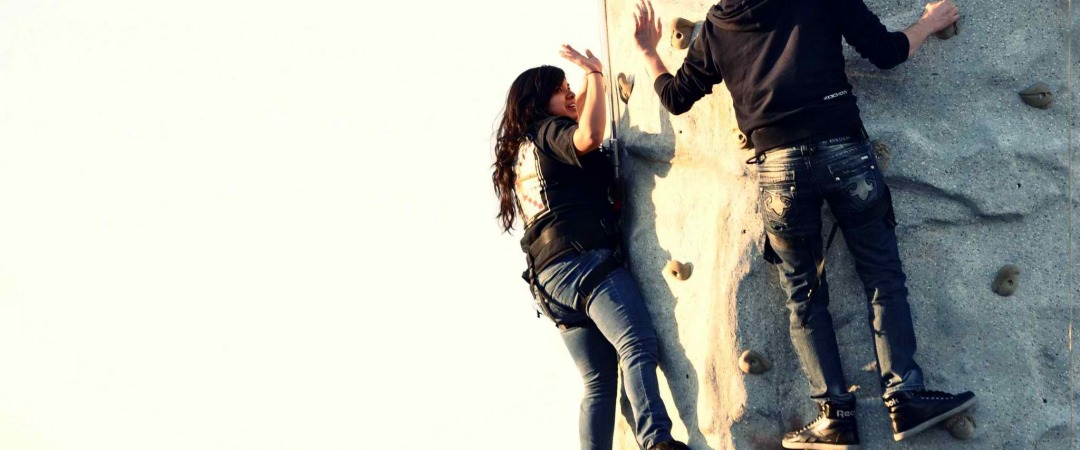 High_five_while_rock_climbing-1080x450